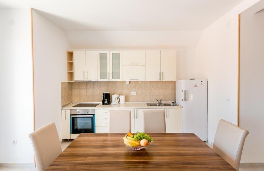 Apartments Lille Herceg Novi Bagian luar foto