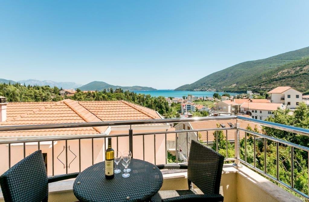 Apartments Lille Herceg Novi Bagian luar foto