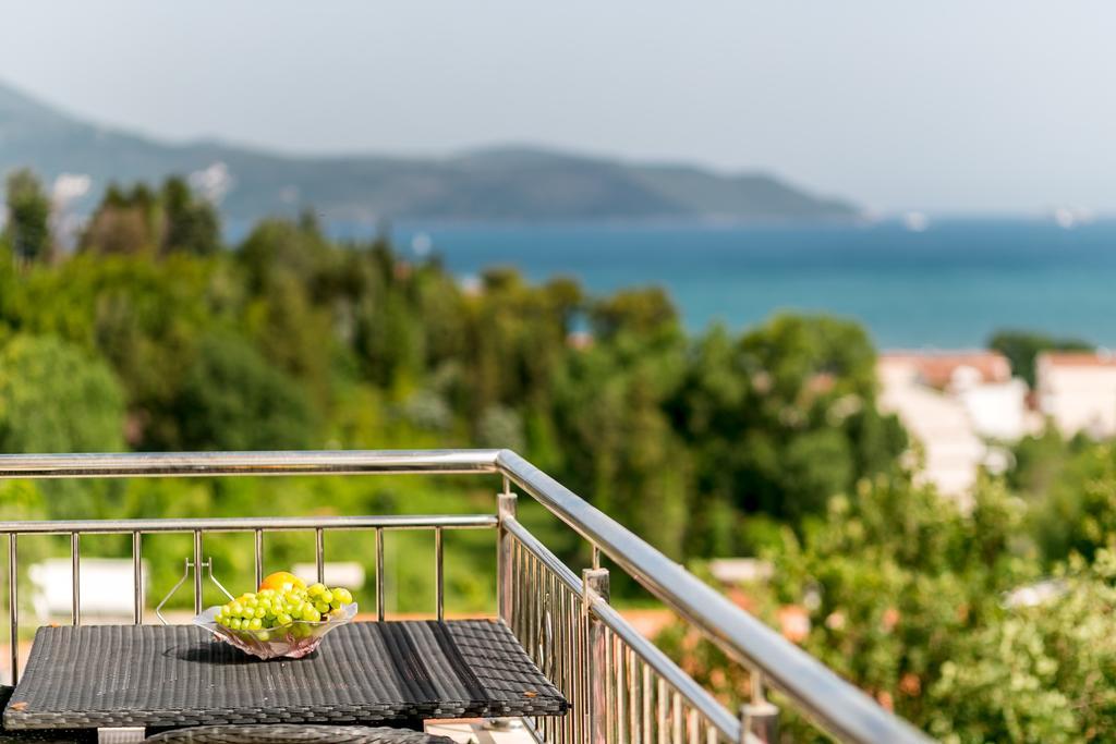 Apartments Lille Herceg Novi Bagian luar foto
