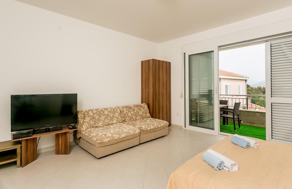 Apartments Lille Herceg Novi Bagian luar foto