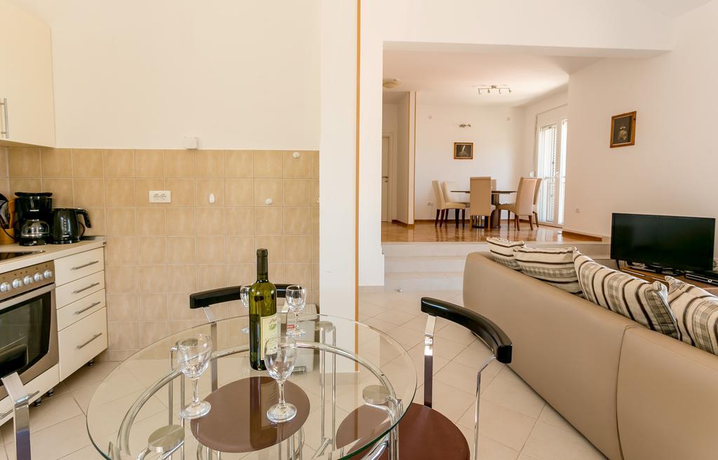 Apartments Lille Herceg Novi Bagian luar foto